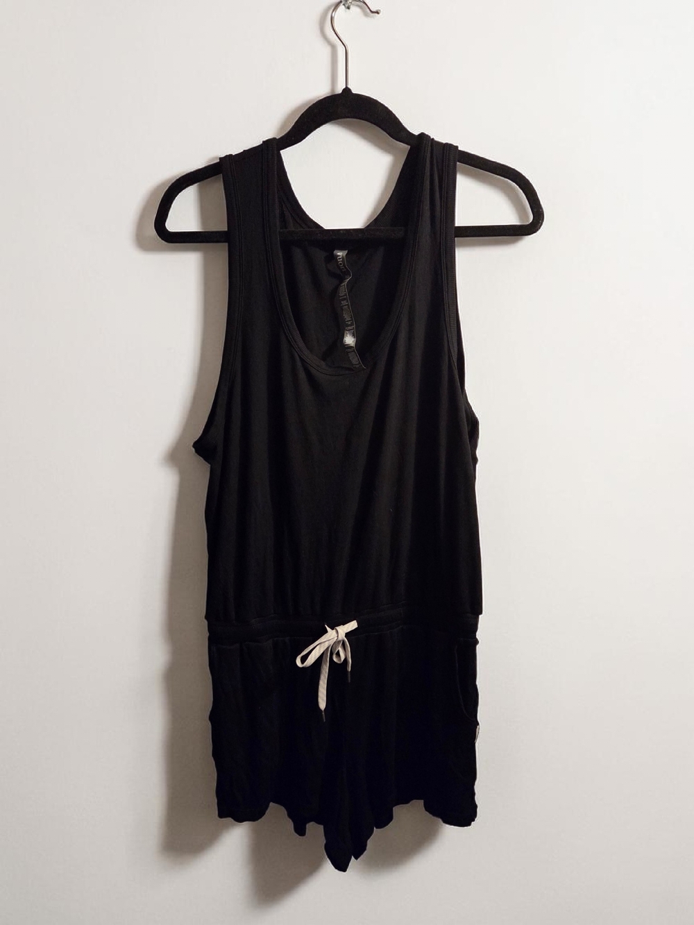 Vuori Torrey Black Sleeveless Drawstring Ribbed Romper XL